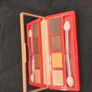 Clinique eyeshadow palette